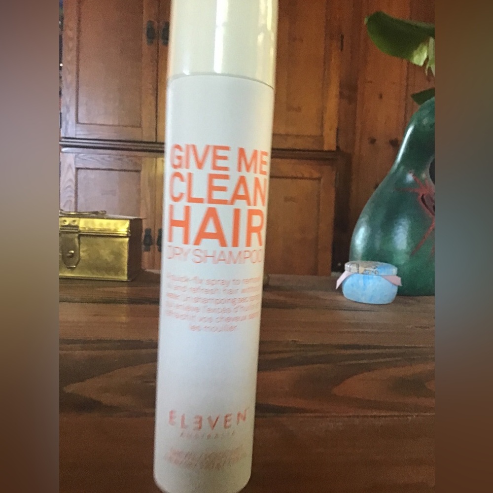 Eleven dry shampoo